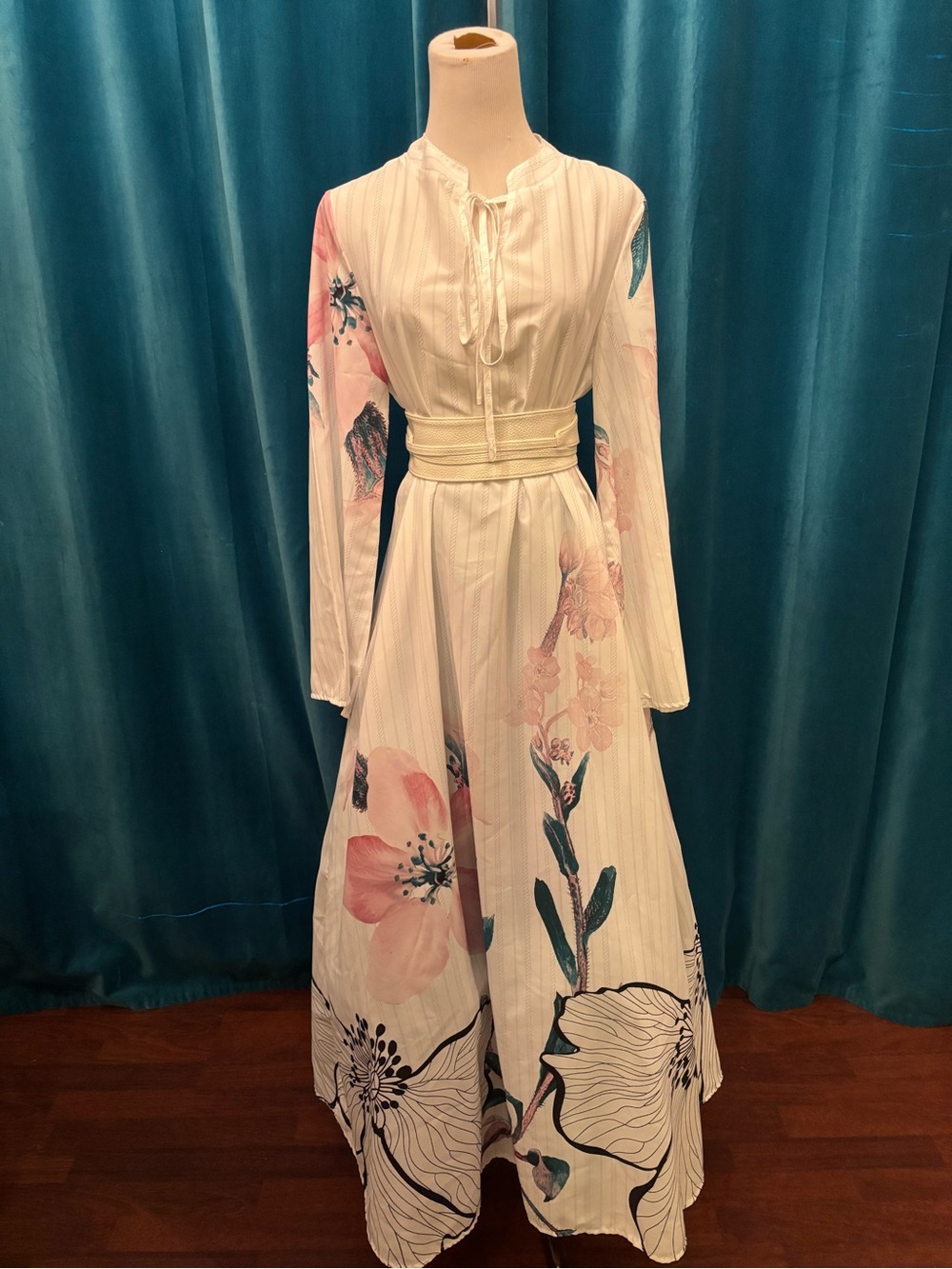 Women's White Floral Long Sleeve Maxi Dress